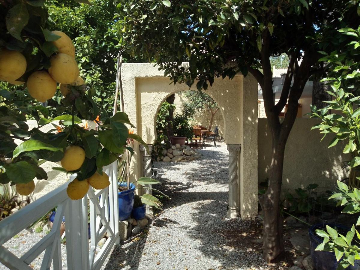 Bed and Breakfast L'Orangeraie Эльн Экстерьер фото
